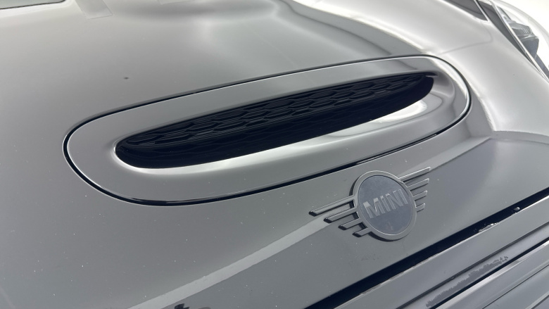 MINI Hatchback 135kW Cooper S Shadow Edition 33kWh 3dr Auto Electric Hatchback